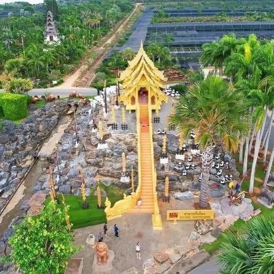 Giardino Tropicale Nong-Nuch + Tempio della Verità