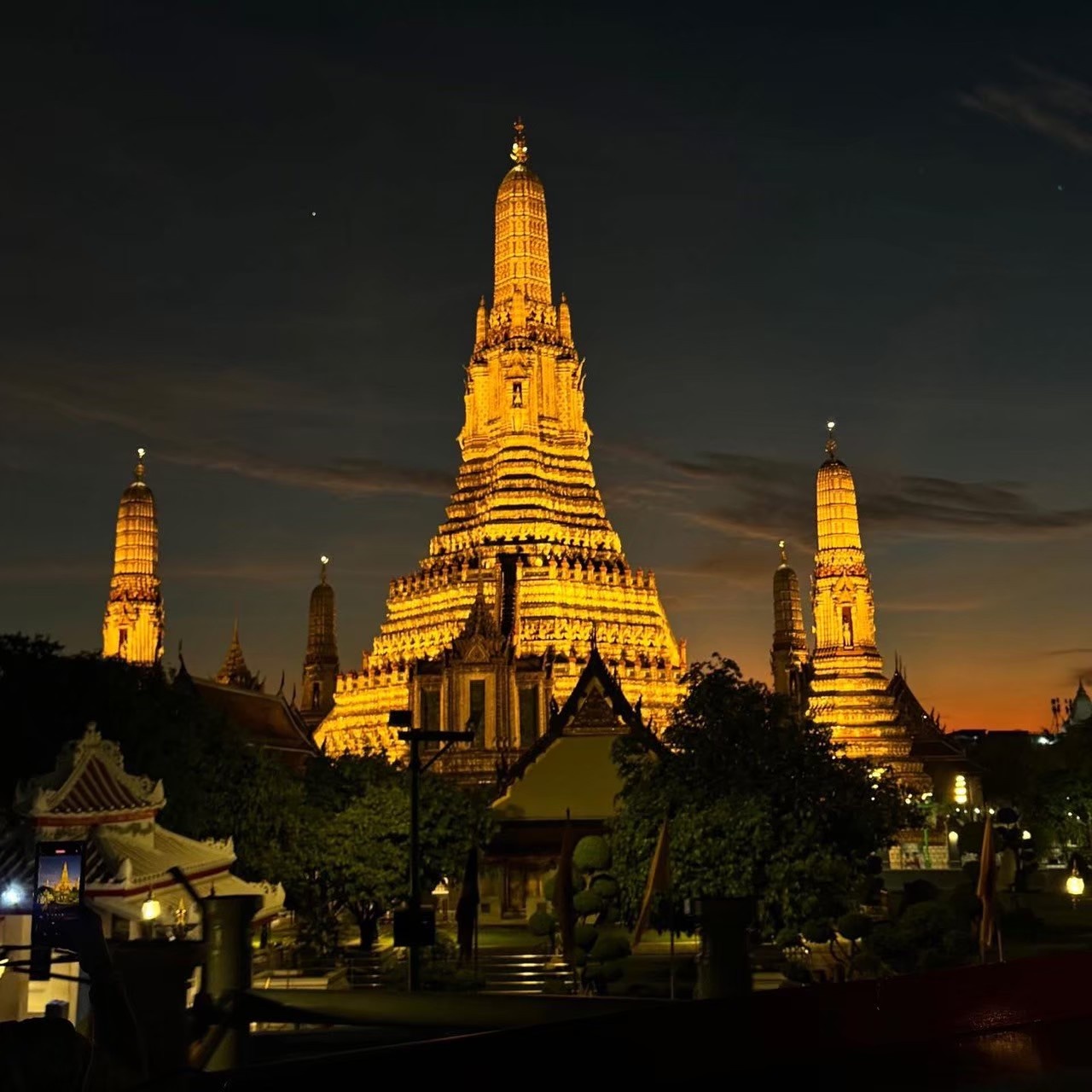 NUEVO BANGKOK NOCTURNO