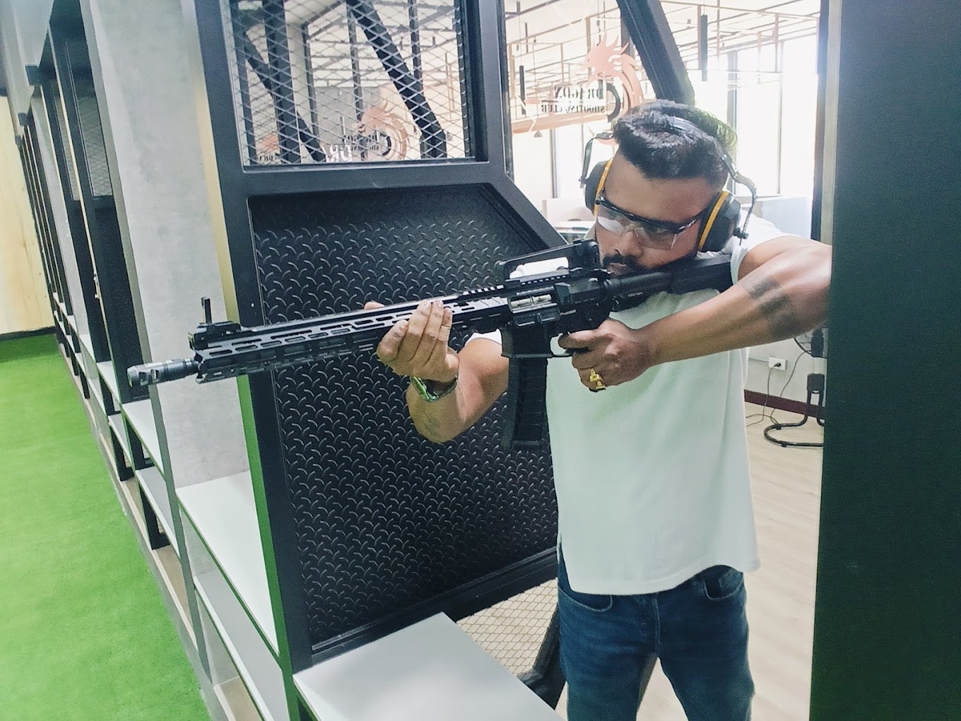 Schießclub (Shooting Club)