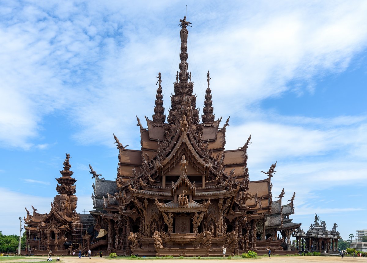 Pattaya Sehenswürdigkeiten 2026: 12 Orte mit Preisen, Anreise auf eigene Faust und wann sich eine Tour lohnt