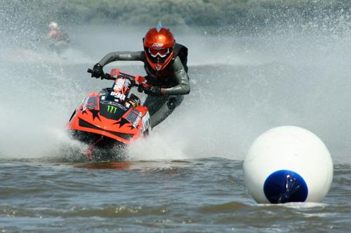 Pattaya en janvier 2027 : la Coupe du monde de jet-ski à Jomtien Beach reportée au 13-17 janvier