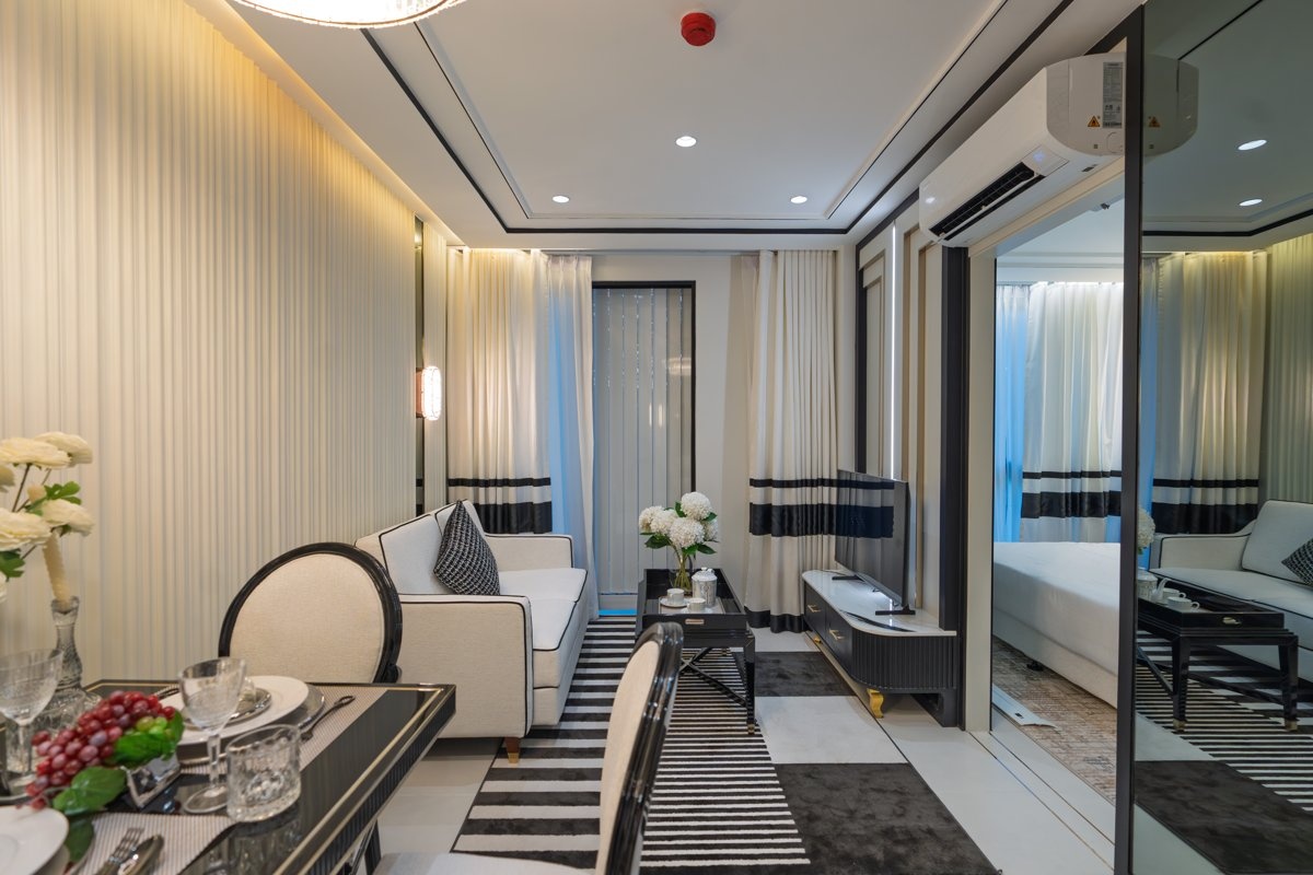 Embassy Life, 1-camera