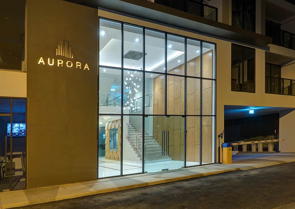 Aurora Pratumnak, Studio
