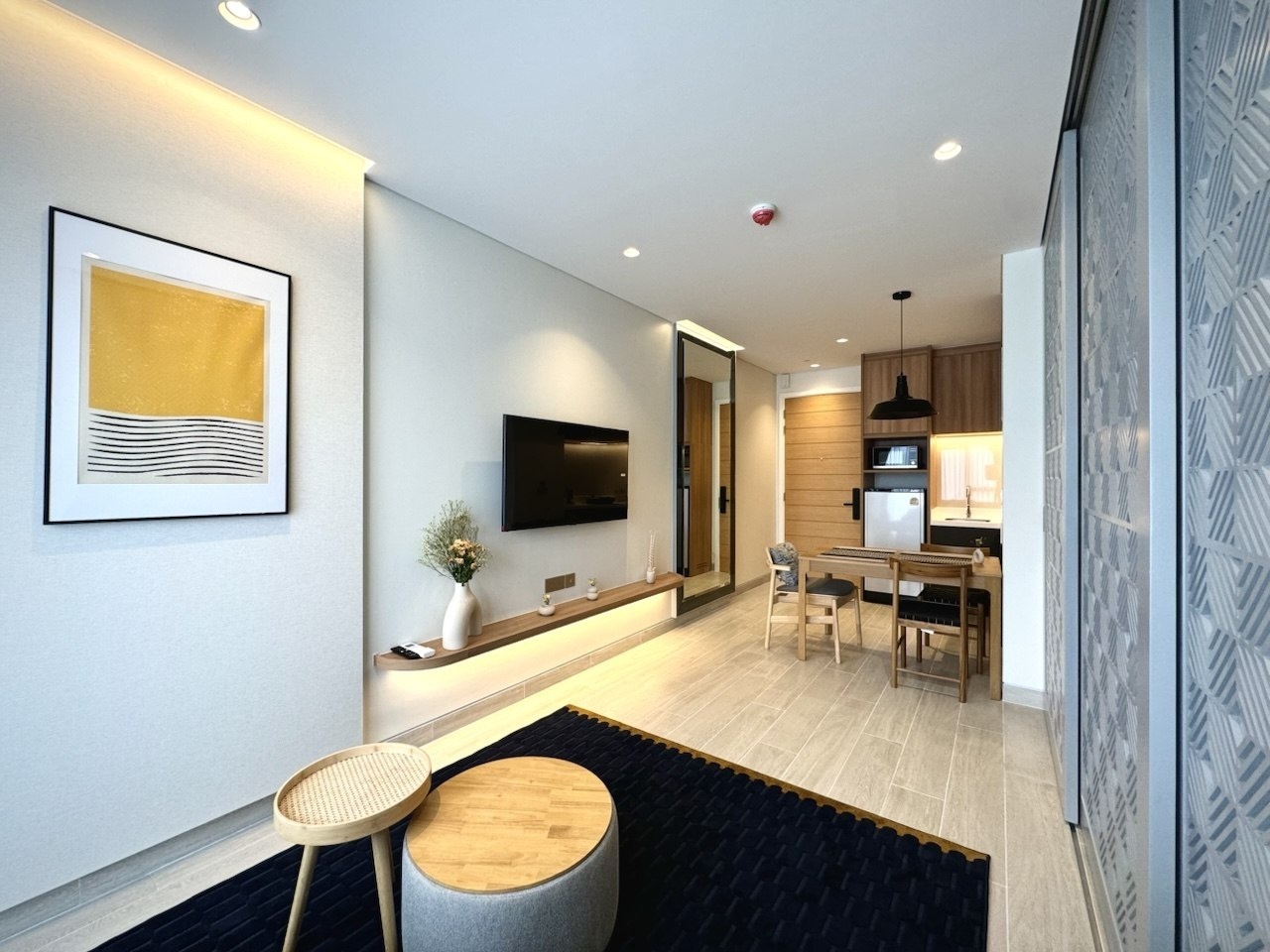 Laguna Lakeside Residences