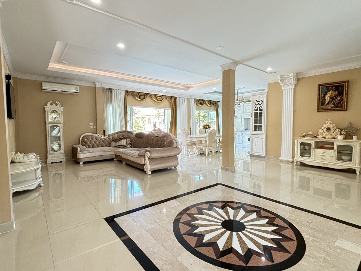 Baan Dusit Pattaya Garden