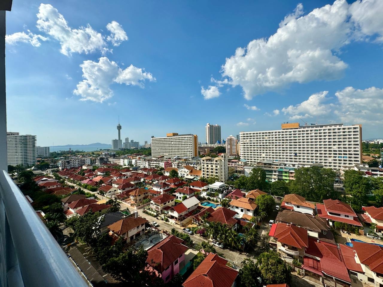 View Talay 2, Estudio