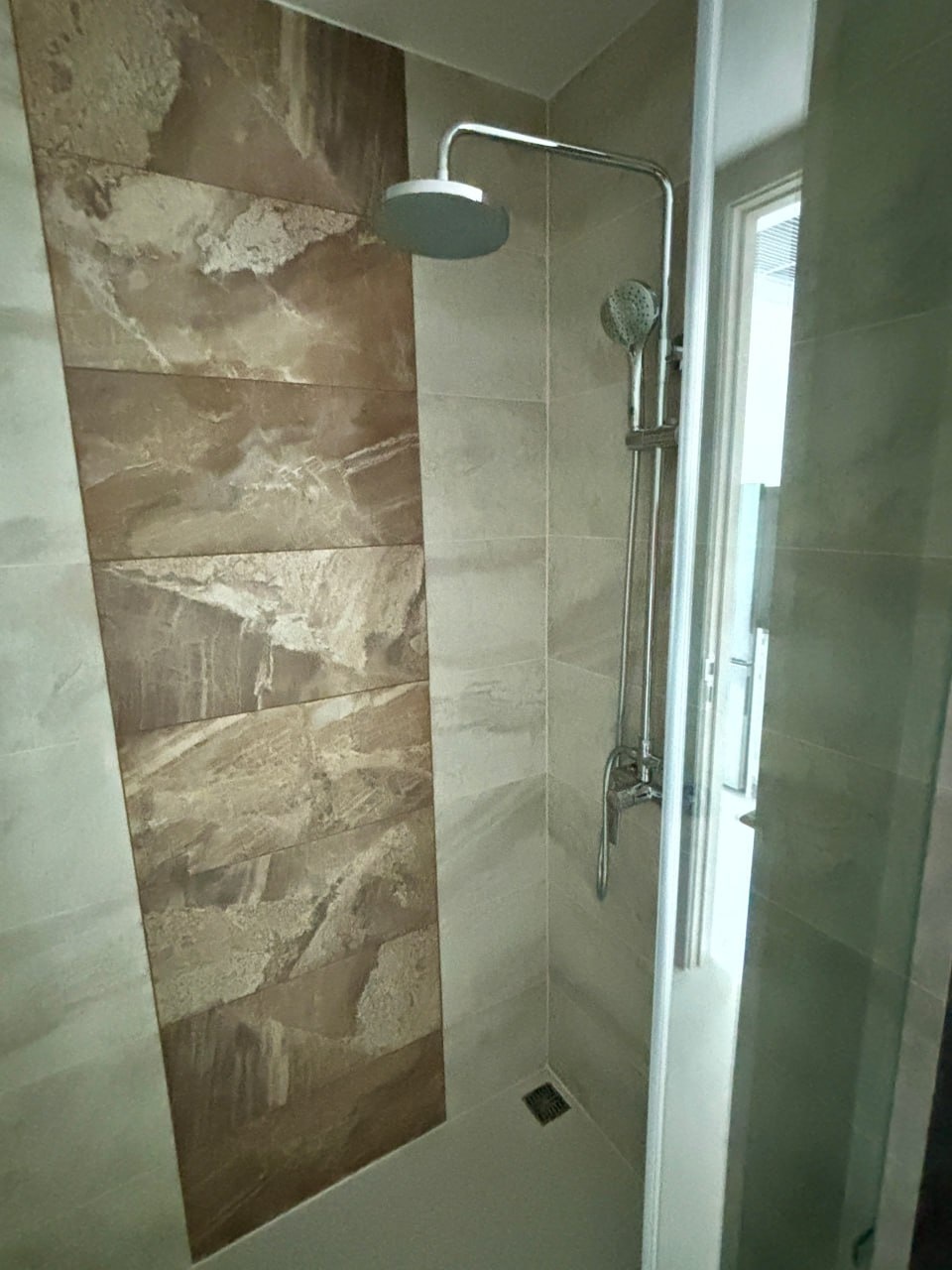 Riviera Monaco, Estudio