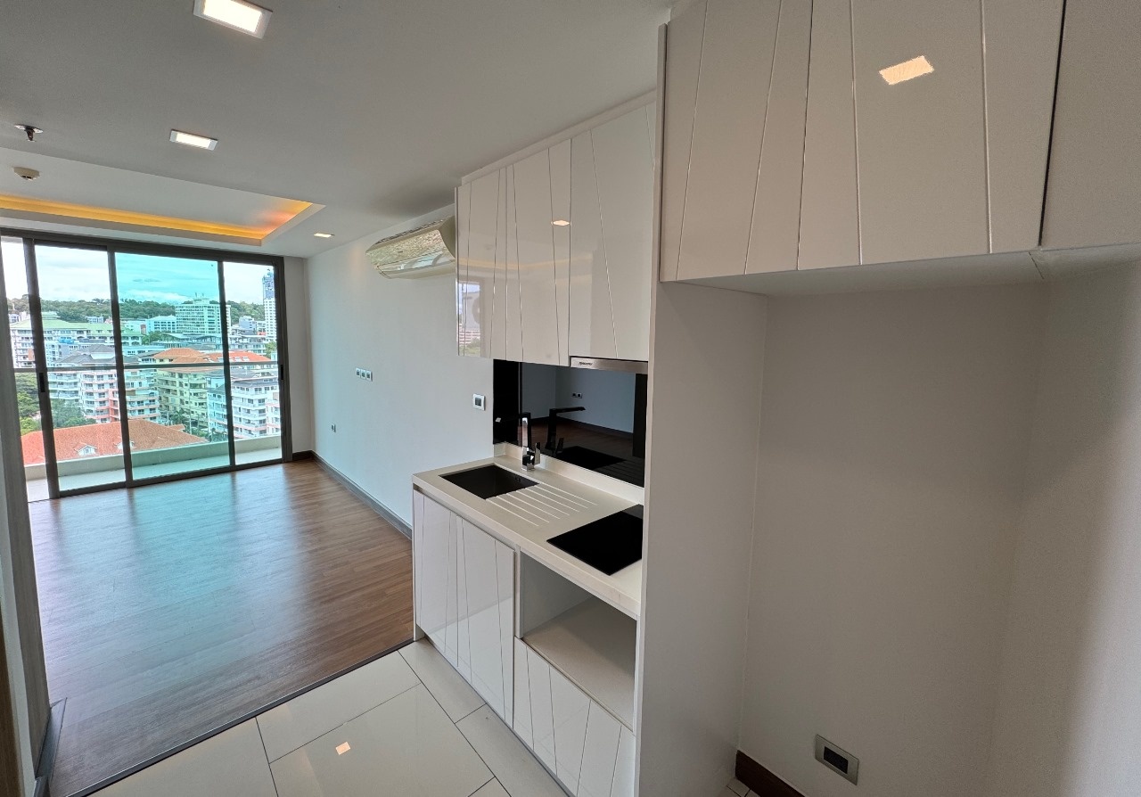 The Peak Towers, Studio
