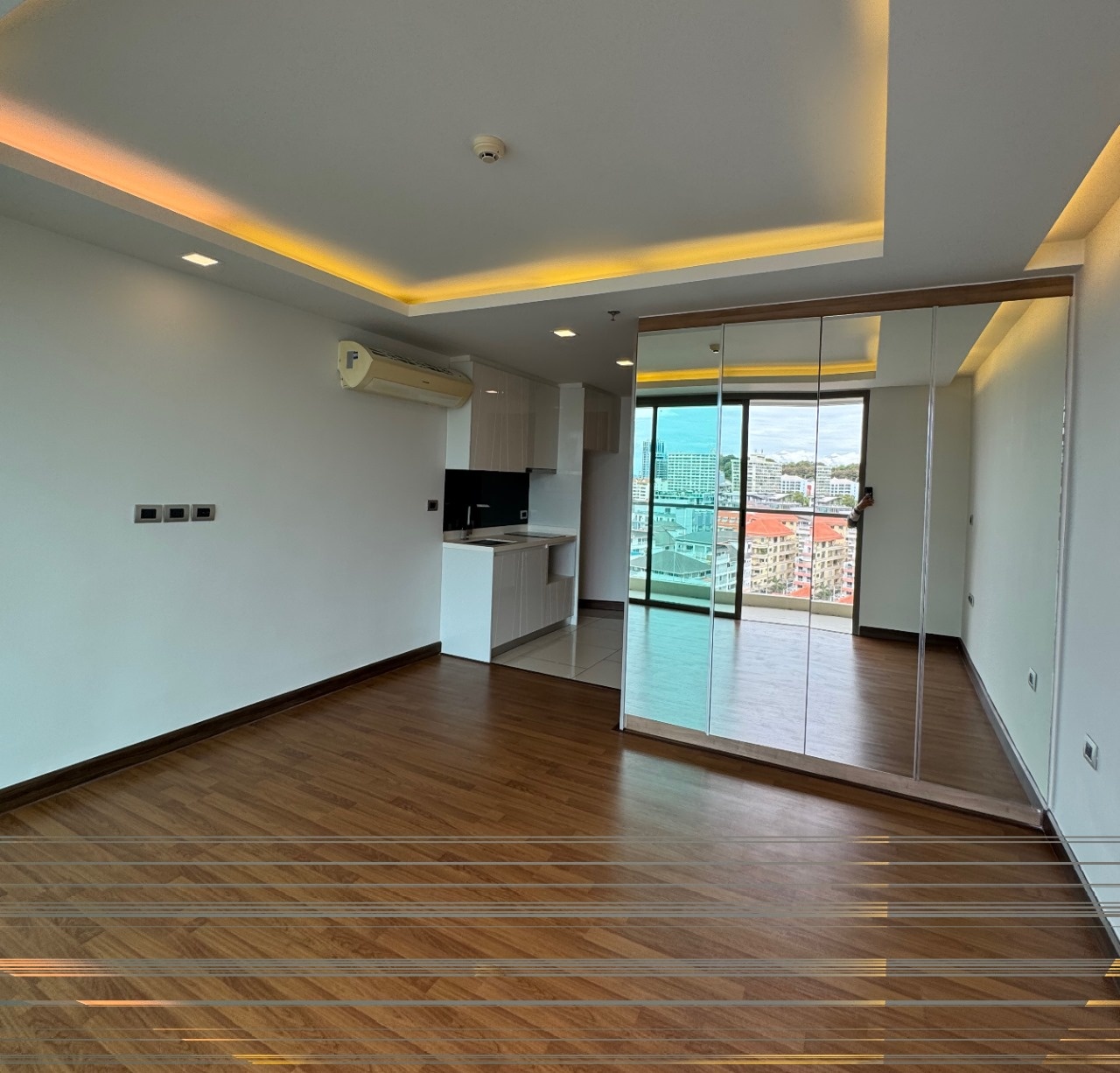 The Peak Towers, Studio