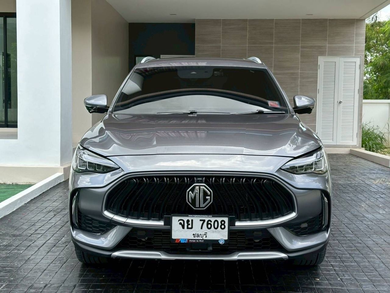 MG HS